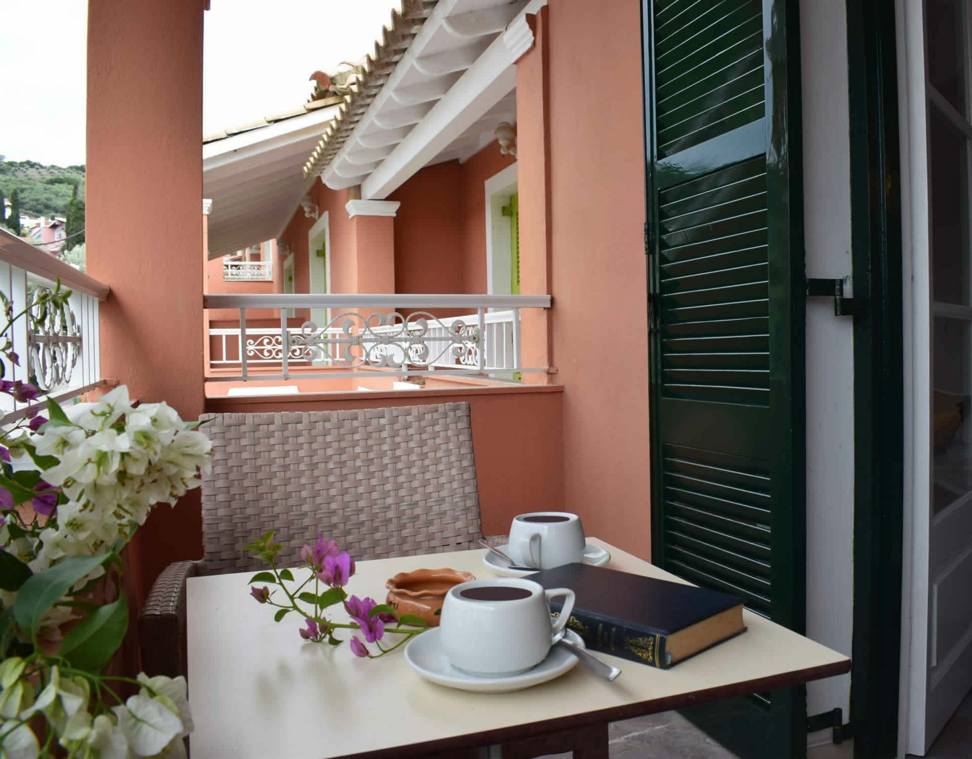 Kalimera Studios And Apartments Moraḯtika Ngoại thất bức ảnh